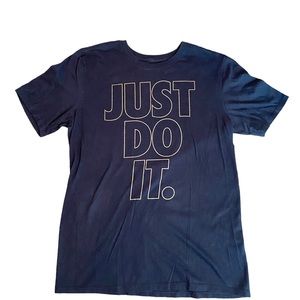 Nike T-Shirt, Size Medium